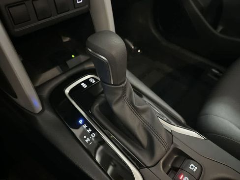 Used 2025 Toyota Corolla Cross LE FWD image 21