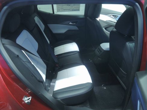 New 2026 Chevrolet Equinox EV LT image 32