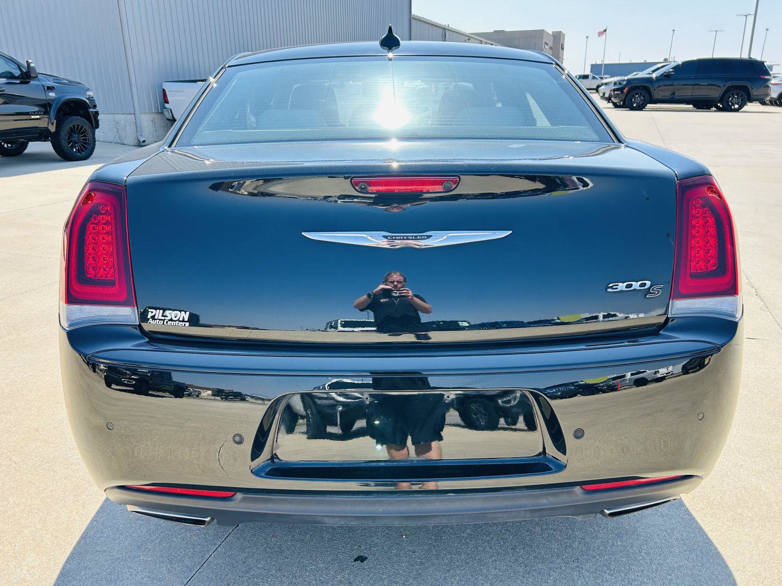 Used 2020 Chrysler 300 S w/ 300S Premium Group 2 RWD image 35