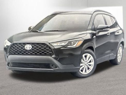 Used 2023 Toyota Corolla Cross LE w/ Moonroof Package image 3