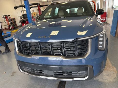 Used 2025 Kia Sorento SX Prestige w/ Olive Brown Leather Package AWD/4WD image 5