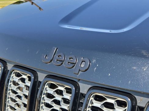 Used 2019 Jeep Grand Cherokee Altitude RWD image 11