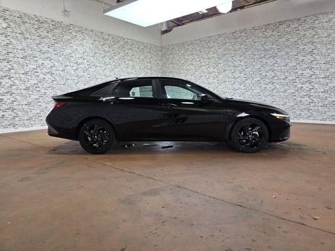 New 2026 Hyundai Elantra SEL Sport image 8