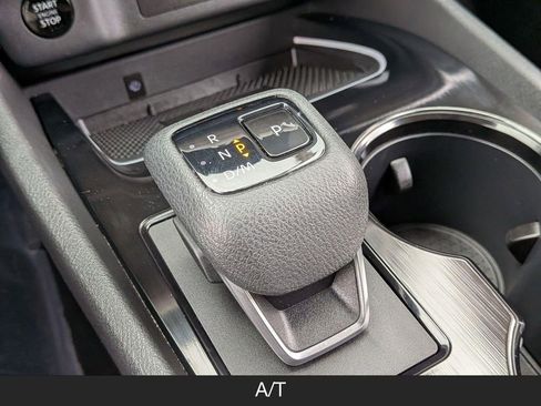 Certified 2025 Nissan Rogue SL w/ Tech Package FWD image 21