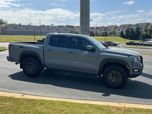 New 2026 Nissan Frontier PRO-4X w/ Pro-4x Convenience Package image 7