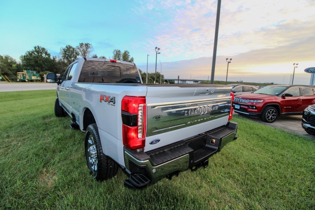 Used 2025 Ford F350 King Ranch w/ Chrome Package AWD/4WD image 4