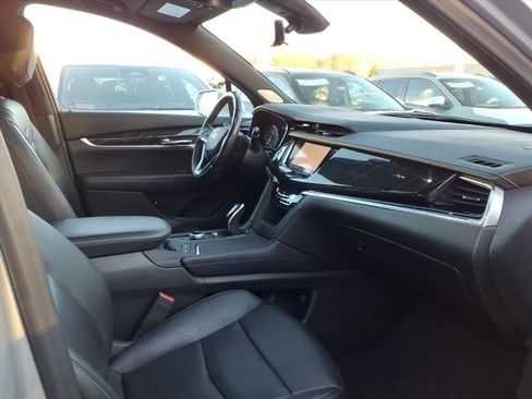 Used 2020 Cadillac XT6 Premium Luxury image 23