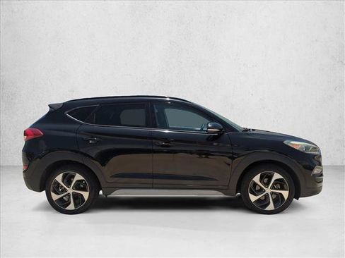 Used 2017 Hyundai Tucson Value FWD image 4