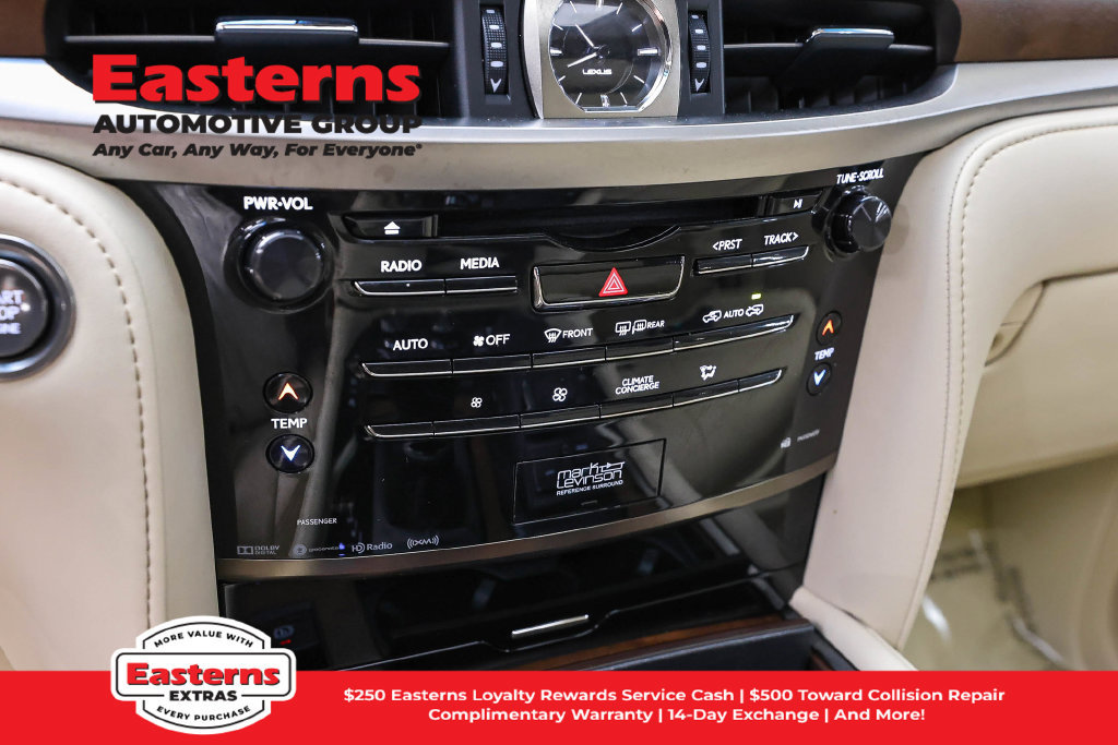 Used 2021 Lexus LX 570 4WD w/ Luxury Package image 21