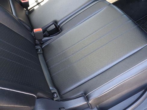 Used 2023 Volkswagen Tiguan SE AWD/4WD image 18