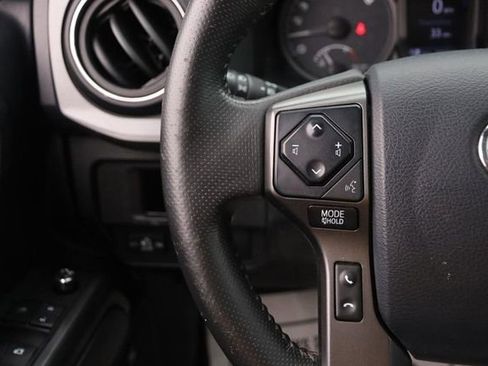 Used 2018 Toyota Tacoma TRD Sport AWD/4WD image 12