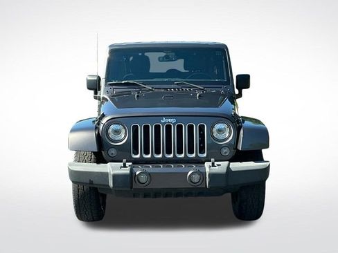 Used 2018 Jeep Wrangler Unlimited Sahara w/ Connectivity Group AWD/4WD image 9