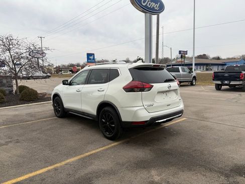 Used 2018 Nissan Rogue SV image 31