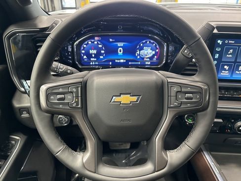 Used 2024 Chevrolet Silverado 2500 High Country image 35