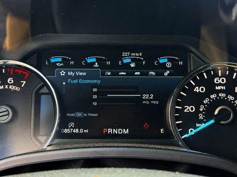 Used 2019 Ford F150 Lariat RWD image 12