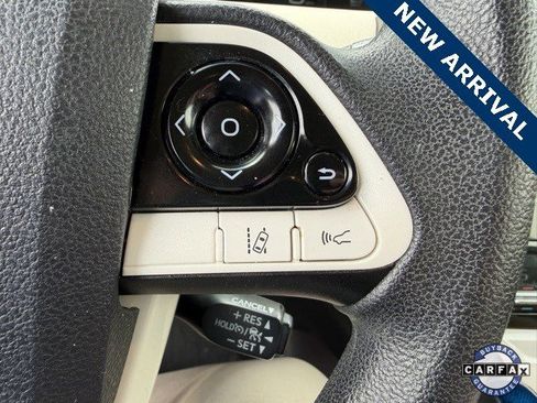 Used 2018 Toyota Prius Two image 9