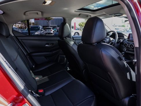 Used 2023 Nissan Sentra SR w/ SR Premium Package image 24