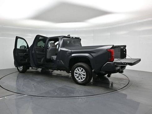 Used 2025 Toyota Tacoma SR5 image 29