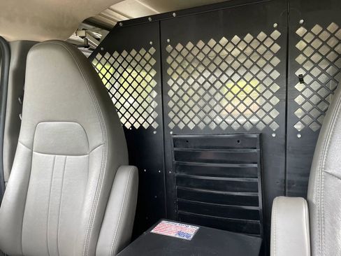 Used 2013 Chevrolet Express 3500 RWD image 11