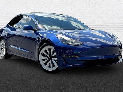 Used 2022 Tesla Model 3 Long Range AWD/4WD image 3