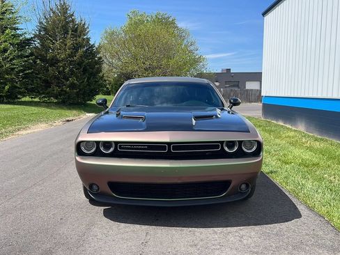 Used 2015 Dodge Challenger SXT Plus RWD image 2