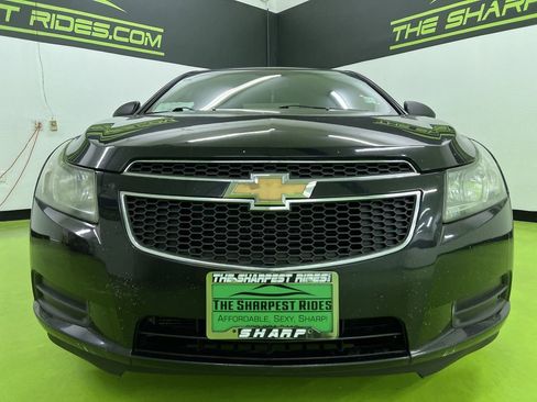 Used 2013 Chevrolet Cruze LS FWD image 3
