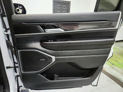 Used 2023 Jeep Wagoneer 4WD image 31