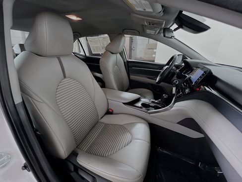 Used 2022 Toyota Camry SE image 31