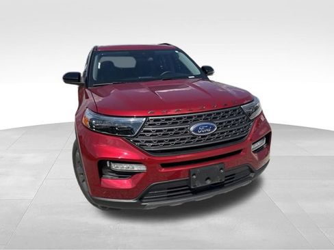 Used 2023 Ford Explorer XLT w/ Equipment Group 202A AWD/4WD image 37