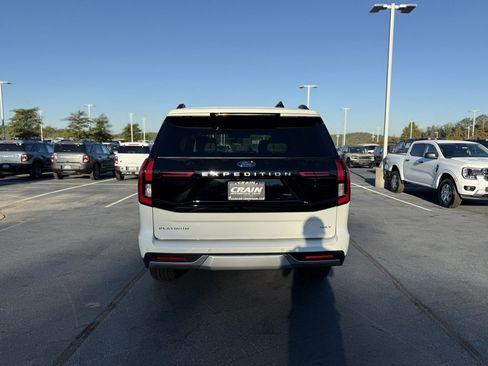 New 2025 Ford Expedition Max Platinum w/ Driver's Package image 4