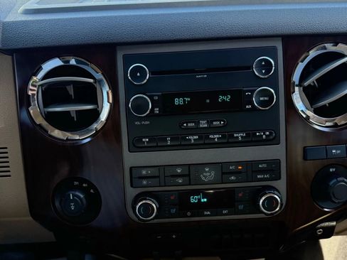 Used 2012 Ford F250 Lariat image 27