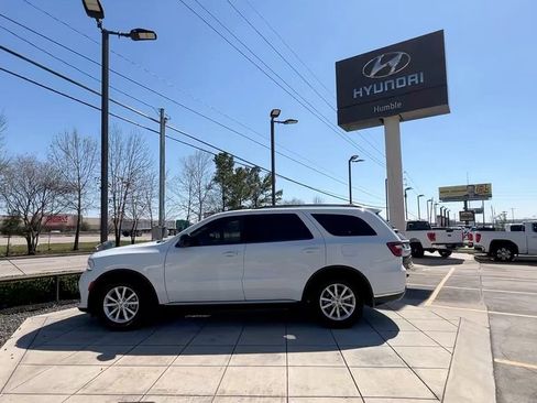 Used 2023 Dodge Durango SXT image 3