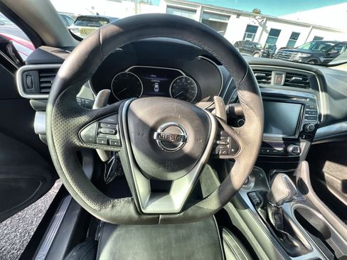 Used 2017 Nissan Maxima SR w/ Midnight Edition image 16