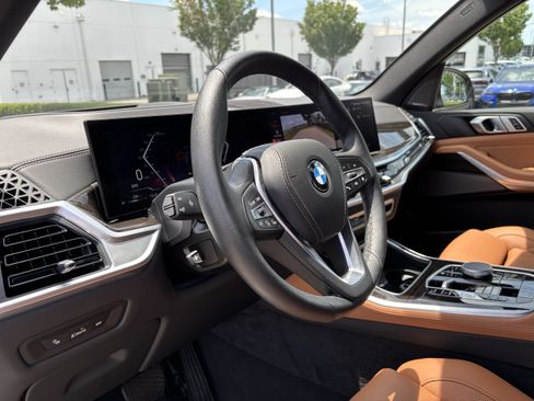 Used 2025 BMW X5 xDrive40i AWD/4WD image 16