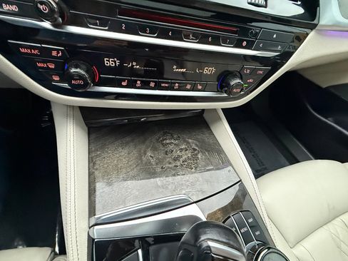 Used 2018 BMW 540i RWD image 30