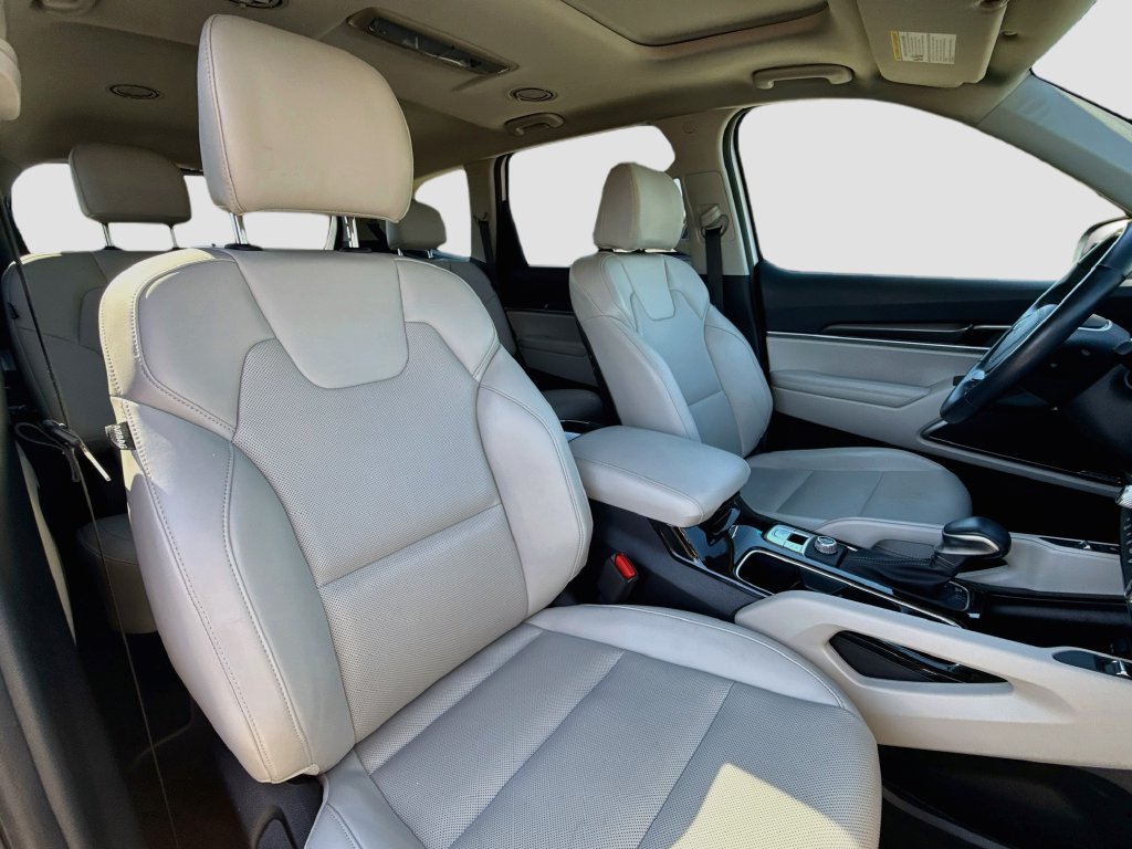 Used 2025 Kia Telluride S FWD image 38