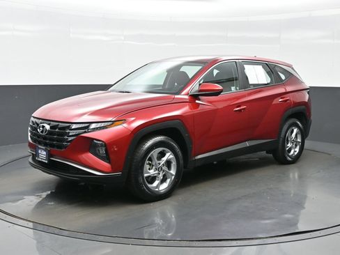 Certified 2024 Hyundai Tucson SE AWD/4WD image 2