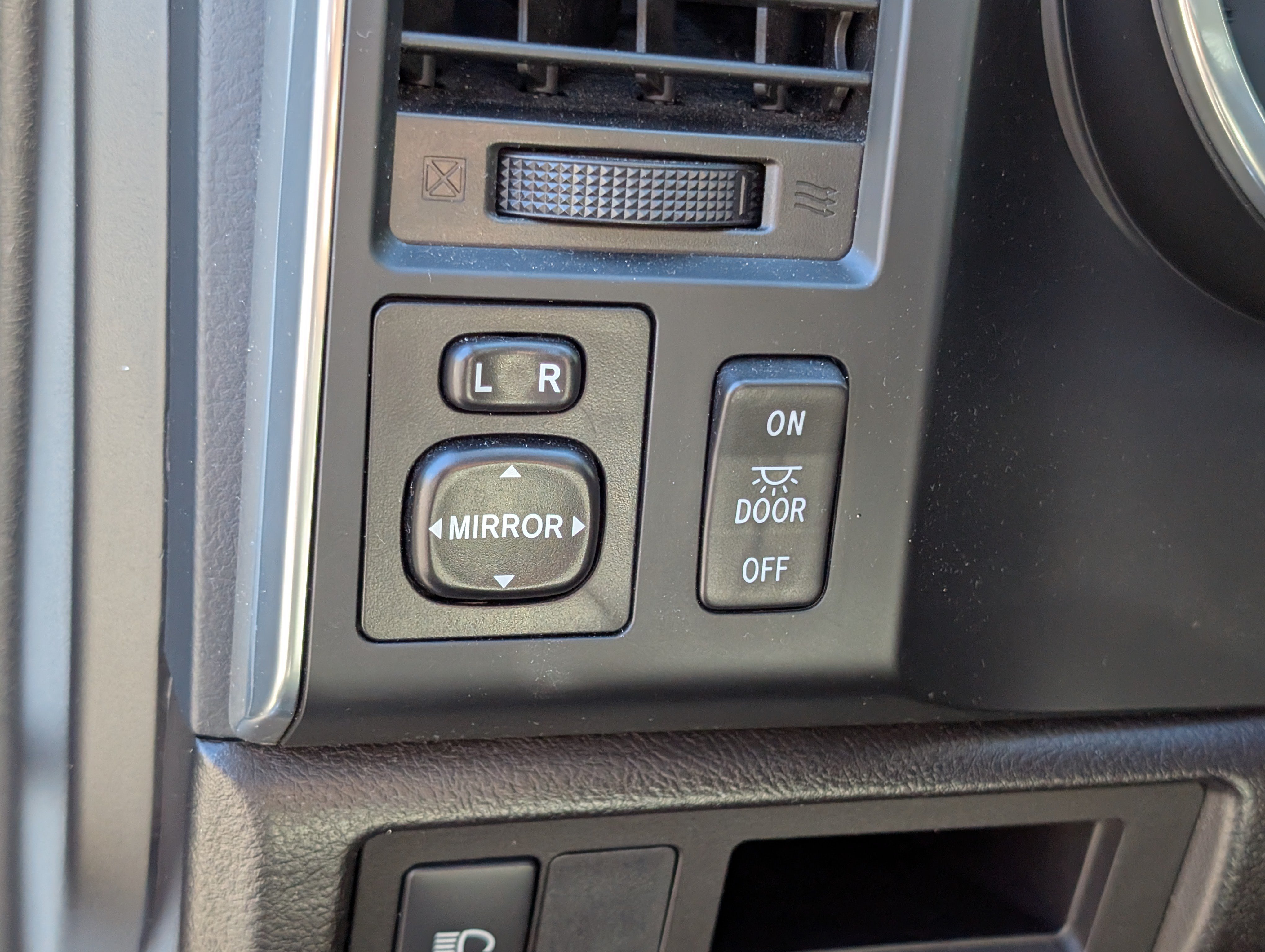 Used 2018 Toyota Sequoia TRD Sport AWD/4WD image 22