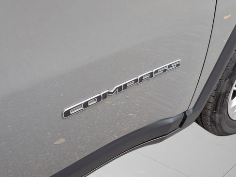 Used 2023 Jeep Compass Latitude image 29