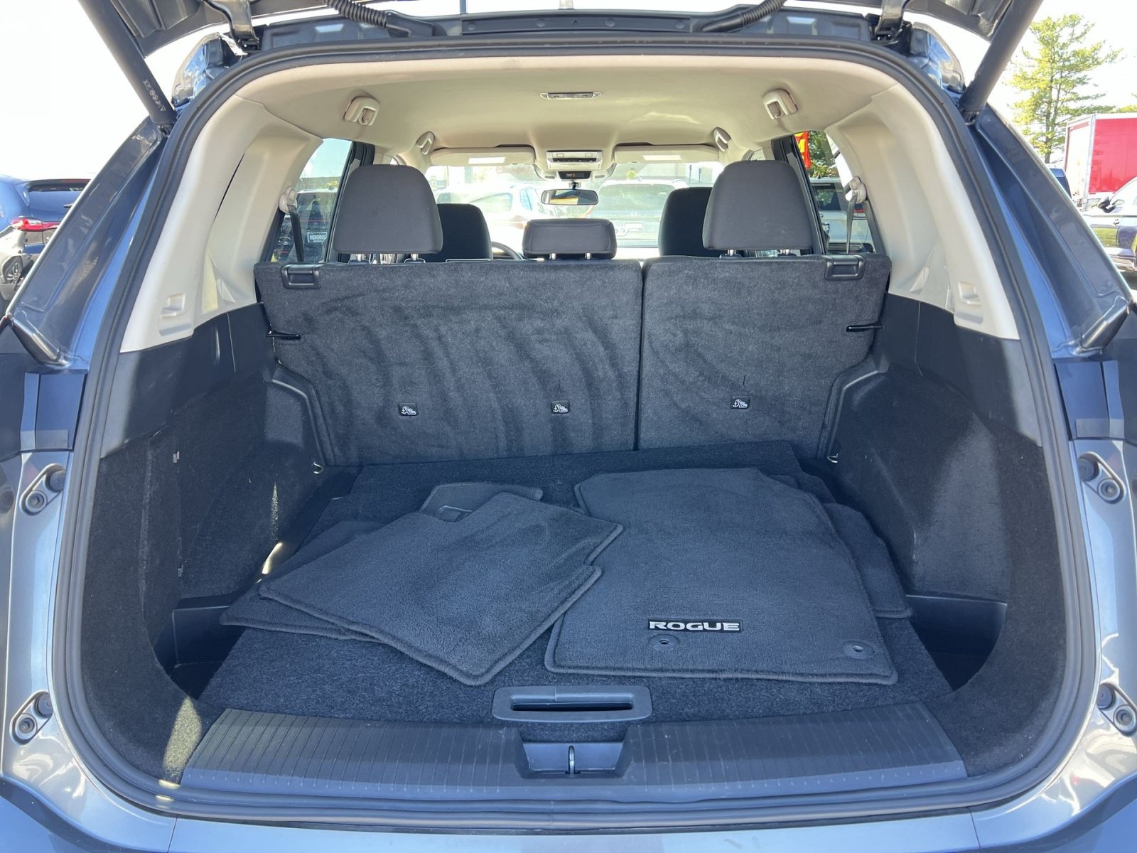 Used 2024 Nissan Rogue SV AWD/4WD image 24