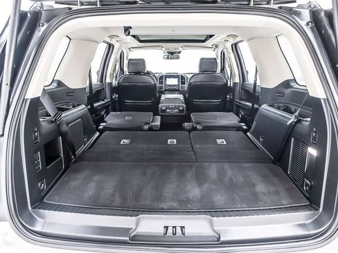 Used 2019 Ford Expedition Platinum RWD image 38