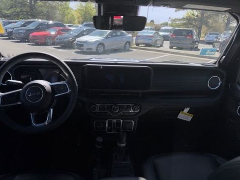 Used 2024 Jeep Wrangler High Altitude image 11