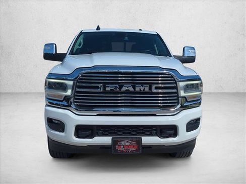 Used 2023 RAM 2500 Laramie AWD/4WD image 2