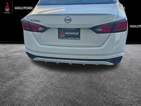 Used 2025 Nissan Altima 2.5 SV FWD image 12