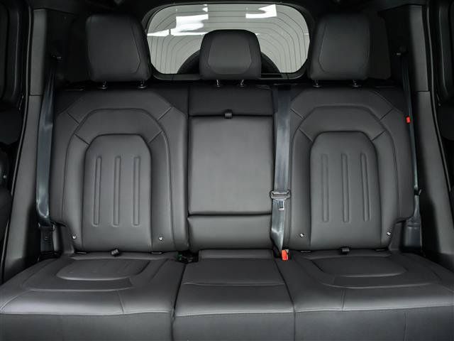 Used 2023 Land Rover Defender 110 X AWD/4WD image 18