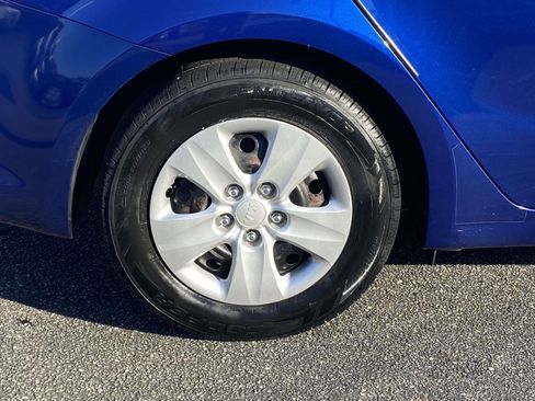 Used 2017 Kia Forte LX w/ LX Popular Package image 7