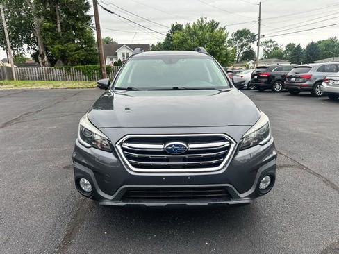 Used 2019 Subaru Outback 2.5i Limited AWD/4WD image 2