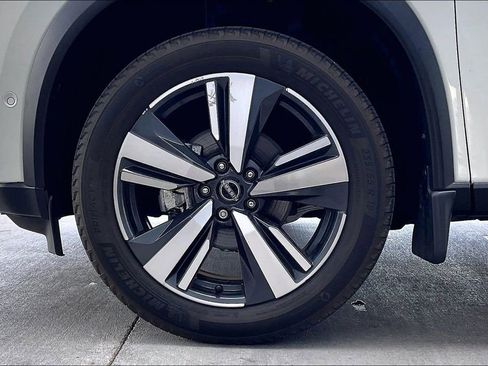 Used 2023 Nissan Rogue Platinum AWD/4WD image 9