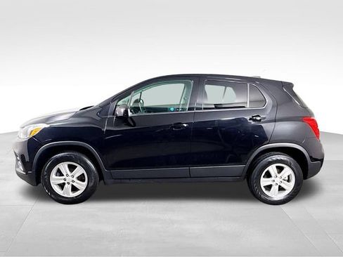 Used 2020 Chevrolet Trax LS w/ Tint and Cruise Package AWD/4WD image 11