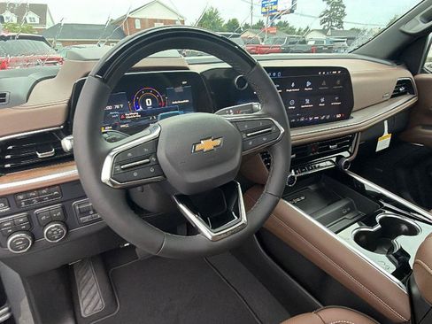 New 2026 Chevrolet Suburban High Country AWD/4WD image 4